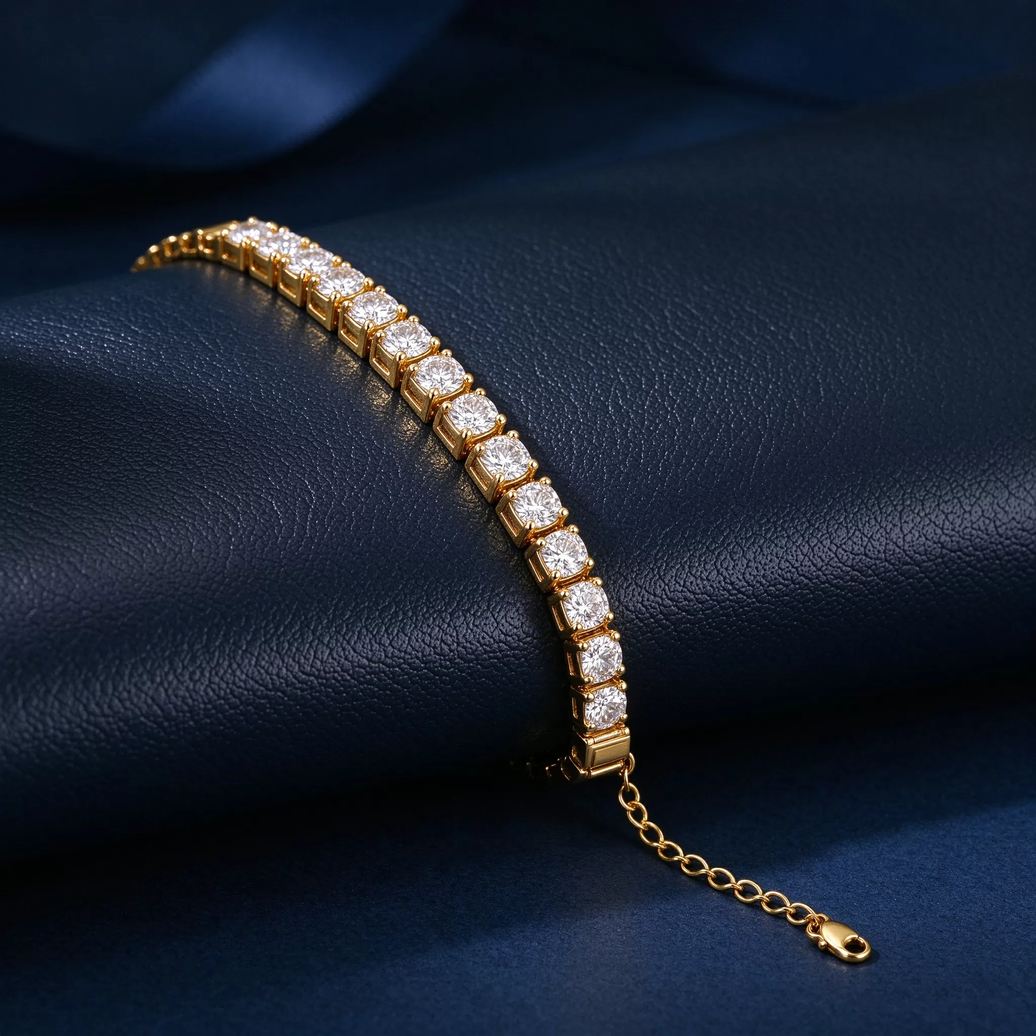 The Gold Bracelet Buying Guide: Styles and Fit